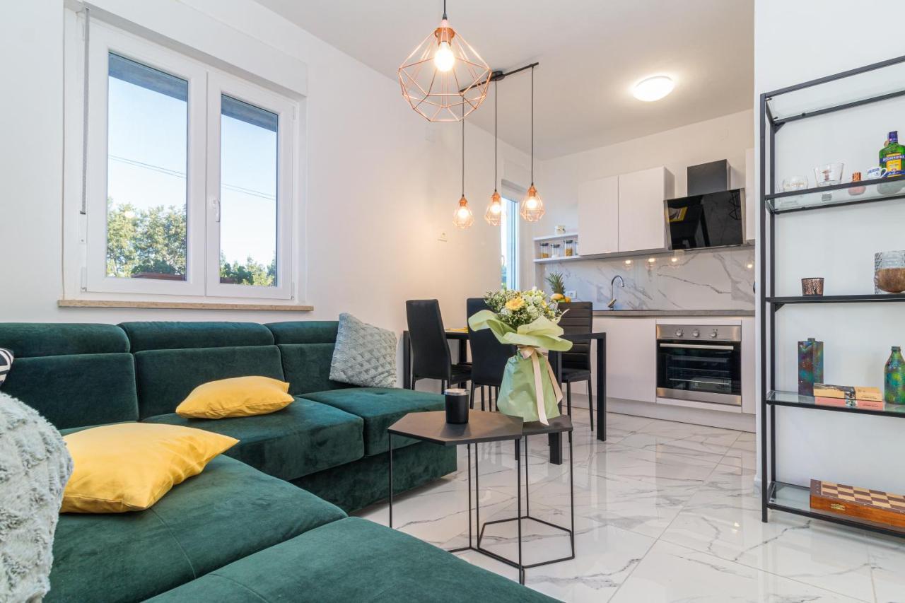 Three Waves Apartment New Pula Exterior photo