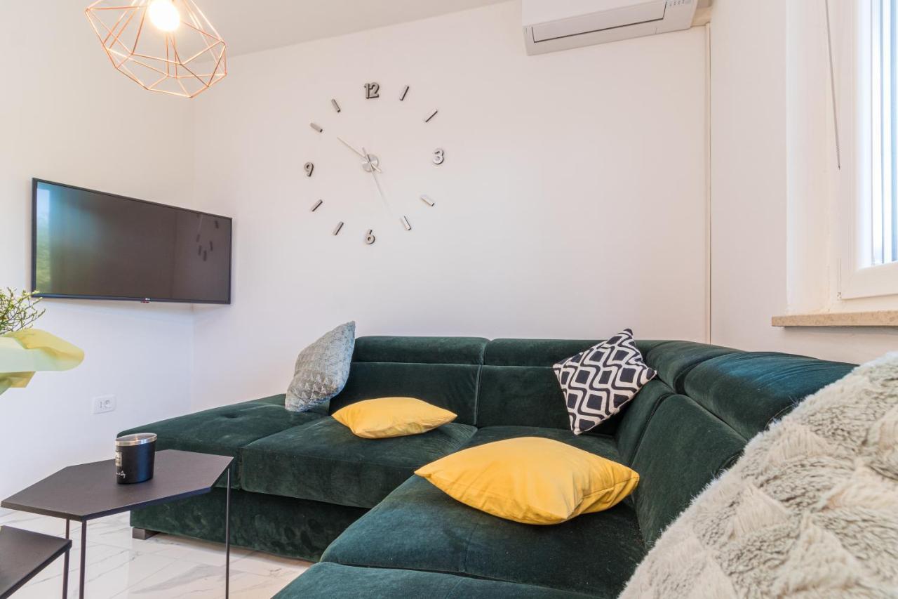 Three Waves Apartment New Pula Exterior photo